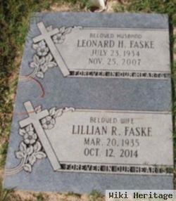 Lillian R Faske