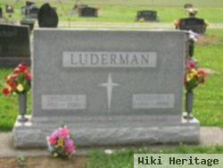 Denelda G Luderman