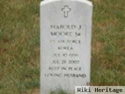 Harold J Moore, Sr