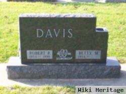 Robert R Davis