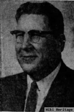 Leslie W. "tom" Pendleton