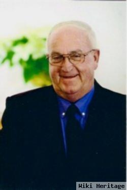 Charles "chuck" Linville