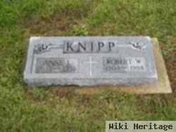 Robert W Knipp