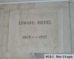 Edward Riedel