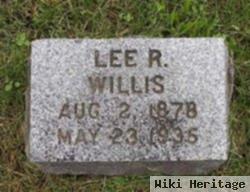 Lee R Willis