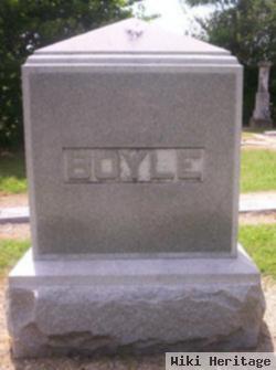 Edgar T Boyle