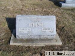 Albert L Hunt