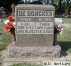 Emma Dedoncker