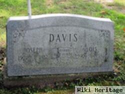 Lois Davis