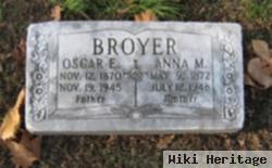 Oscar E Broyer