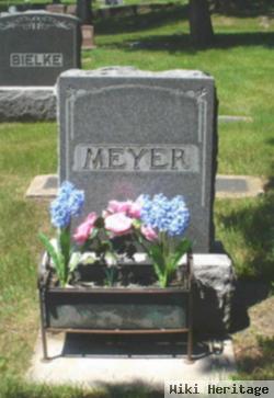 Henry E Meyer