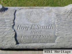 Roy E Smith