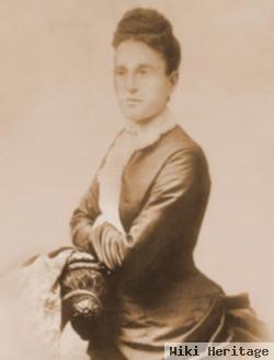 Agnes R Huggins