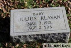 Julius Baby Klavan