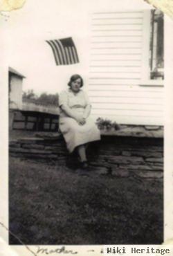 Helen Mae "mae" Hawley Fassett