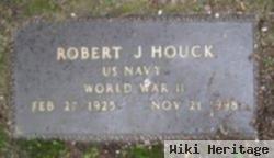 Robert J Houck