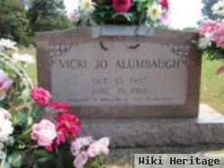 Vicki J Alumbaugh