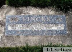 Dorothy D Lincks