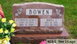 Llewelyn C "lew" Bowen