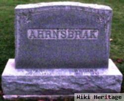 Tena Fenn Ahrnsbrak