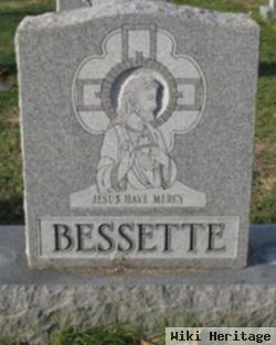 Armand Bessette