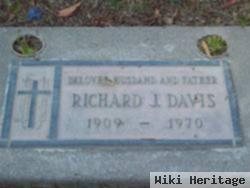 Richard J Davis