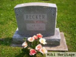 Artie Recker