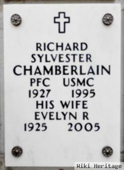 Evelyn R Chamberlain