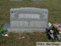 Ordreen Hutton Null