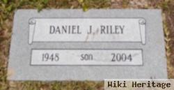 Daniel J Riley