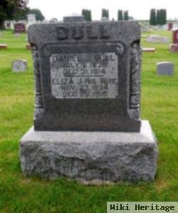 Daniel J Dull