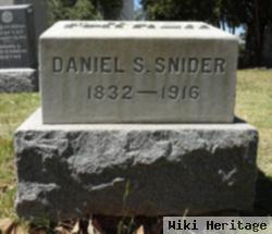 Daniel S Snider