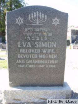 Eva Hoffman Simon