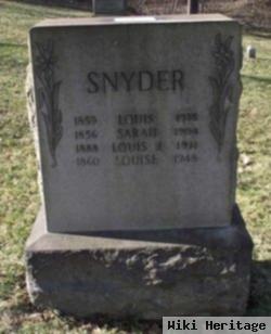 Louis Snyder