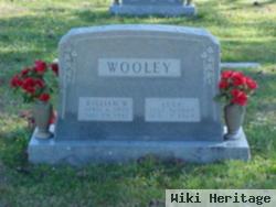 William W Wooley