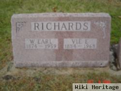 Warren Earl Richards