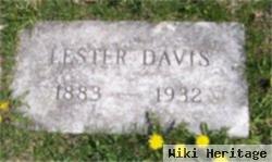 Lester Davis