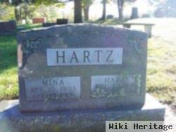 Mina Frasa Hartz