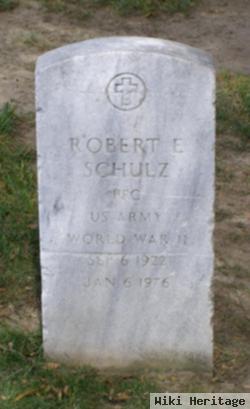 Robert E Schulz