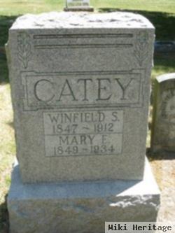 Mary E Catey