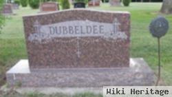 Lawrence T Dubbeldee