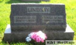 Myrtle M Lindsay