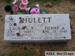 Laura L Hulett