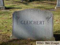 Edna M Gleichert