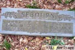 Hannah R Sebourn