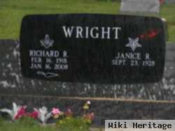 Richard R Wright