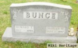 Howard T Bunce