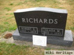 Robert E Richards