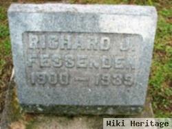 Richard J Fessenden