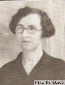 Lura Reynolds